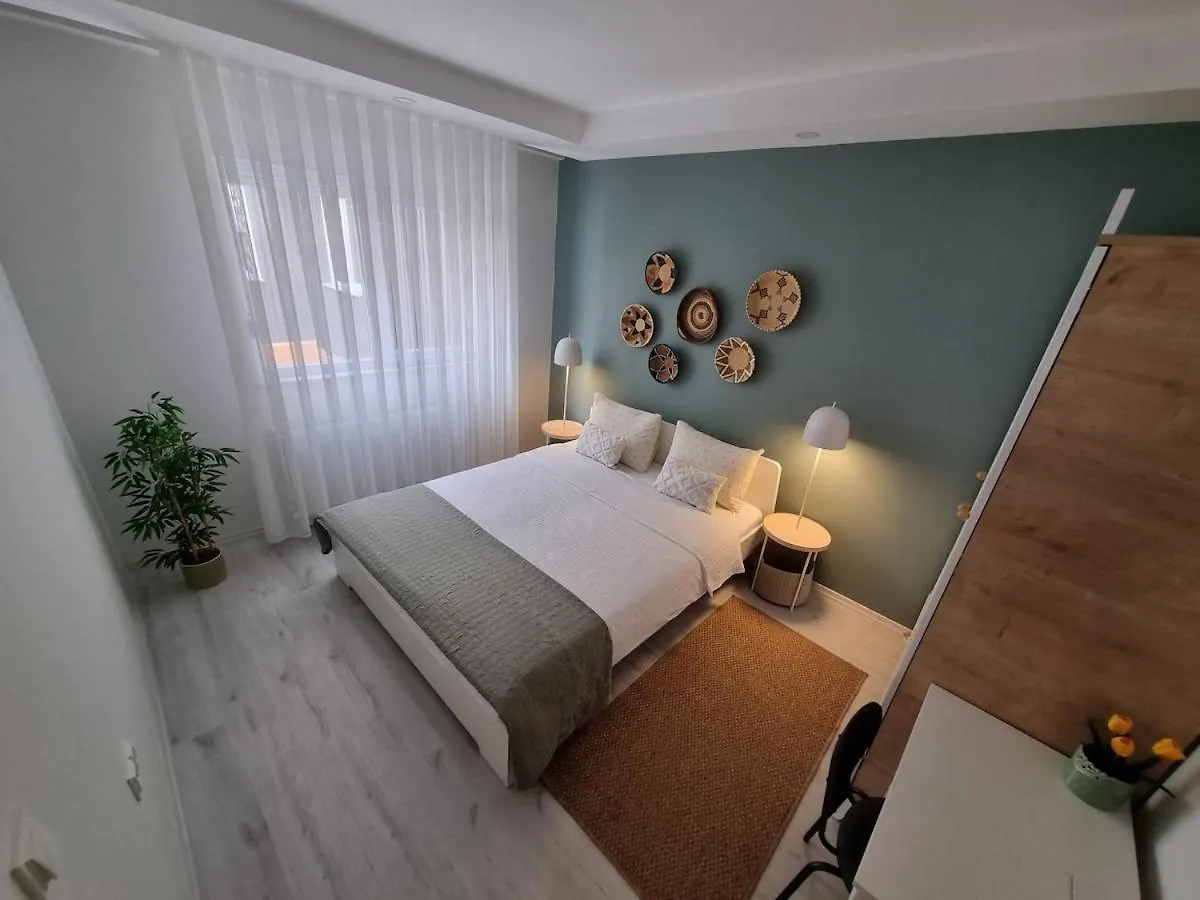 Central Location 2 Bedroom Apt Antalya 0*,