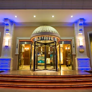 Latanya Palm & Airport Hotel